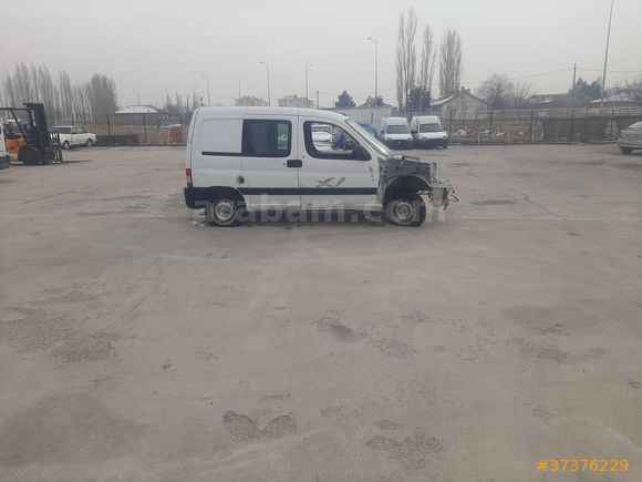 KAREN YEDİEMİN'DEN PARTNER 2004 MODEL 2.0 HDI 190C