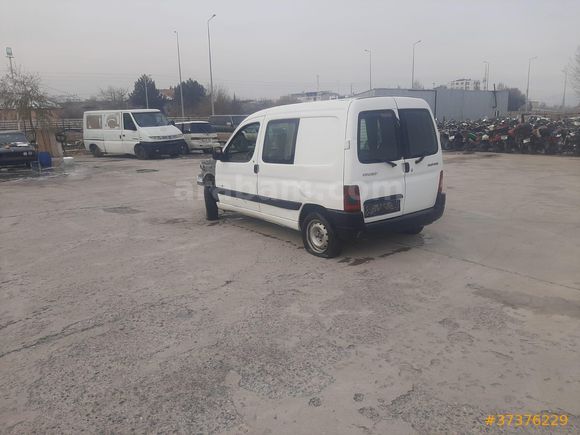 KAREN YEDİEMİN'DEN PARTNER 2004 MODEL 2.0 HDI 190C