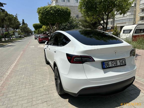 Sahibinden Tesla Model Y Standart Range 2025 Model 