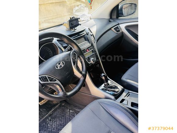 Sahibinden Hyundai i30 1.6 CRDi Elite 2012 
Model 