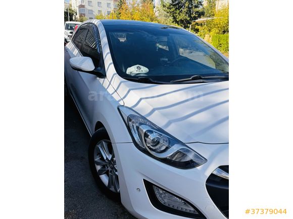 Sahibinden Hyundai i30 1.6 CRDi Elite 2012 
Model 