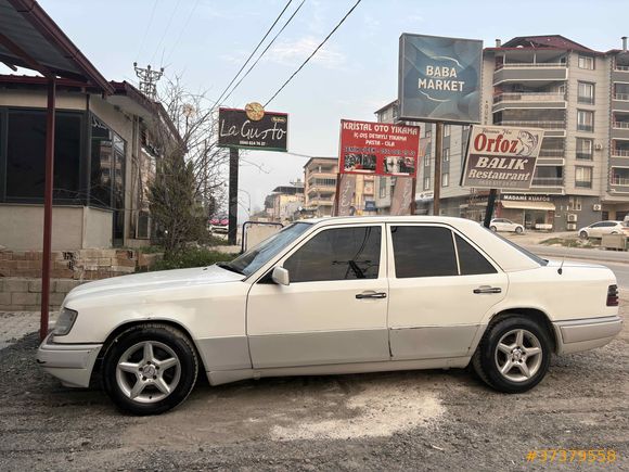 Sahibinden Mercedes - Benz E 200 d 1994 Model 
