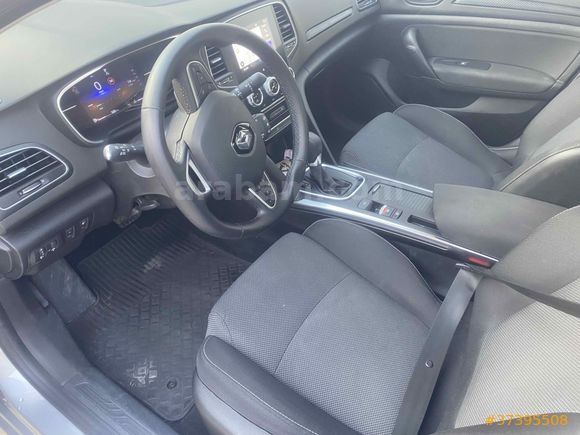 Sahibinden Renault Megane 1.3 TCe Touch 2025 Model 