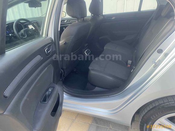Sahibinden Renault Megane 1.3 TCe Touch 2025 Model 
