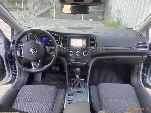 Sahibinden Renault Megane 1.3 TCe Touch 2025 Model 