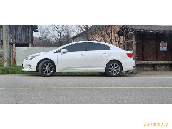Sahibinden Toyota Avensis 1.6 Elegant Extra 2013 Model