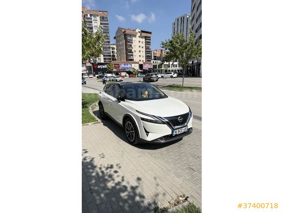 Sahibinden Nissan Qashqai 1.3 DIG-T Sky Pack 2023 Model 