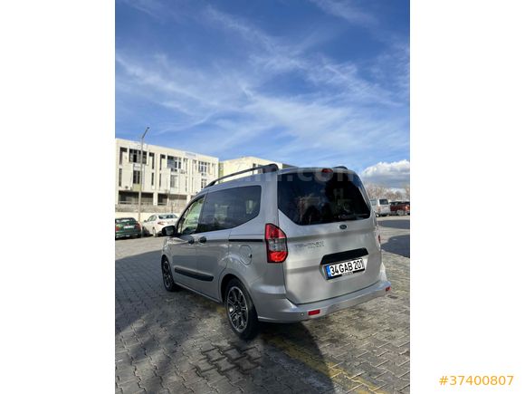 2022-FORD COURİER 1.5 TDCİ TİTANİUM PLUS -60.000 KM’DE