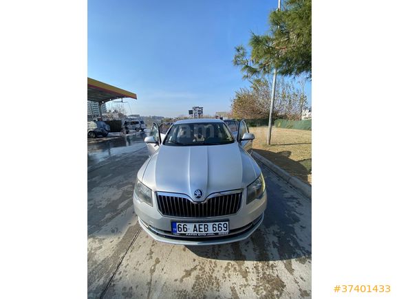 Sahibinden Skoda SuperB 1.6 TDI Prestige 2014 Model  189.000 km Gri (Gümüş)