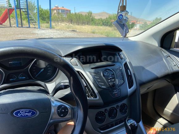 Sahibinden Ford Focus 1.6 TDCi Style 2012 Model  TAKASLAR DEGERLENDİRİLİR.