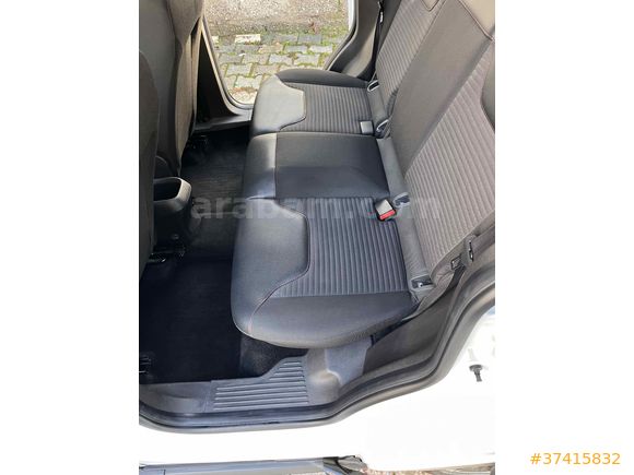 Sahibinden Courier 1.0 EcoBoost Titanium Plus 2023 Model  Garantisi  Devam etmekte