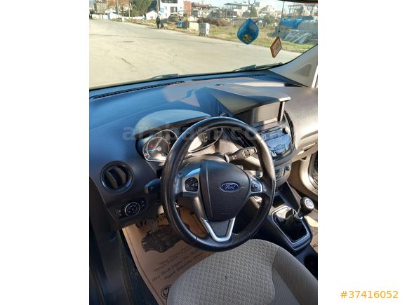 Sahibinden Ford Tourneo Courier 1.6 TDCi Titanium Plus 2020 Model