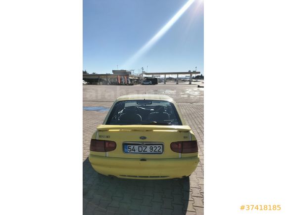 Sahibinden Ford Escort 1.6 16V 1999 Model  350.000 km Sarı