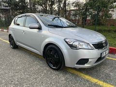 YÜRÜYEN SORUNSUZ KIA CEED 2011