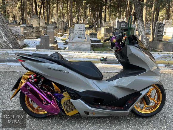 GALLERY MUSA/BOYASIZ 2023 HONDA PCX 125 ÖZEL YAPIM MODİFİYELİ