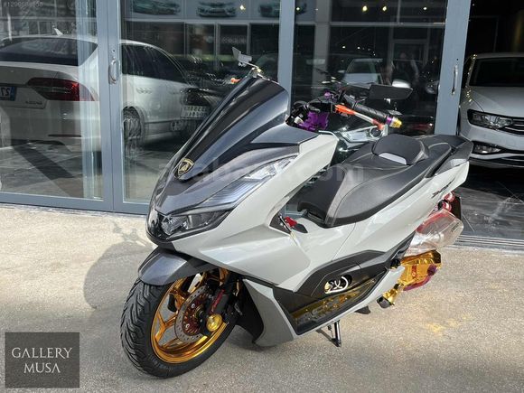GALLERY MUSA/BOYASIZ 2023 HONDA PCX 125 ÖZEL YAPIM MODİFİYELİ