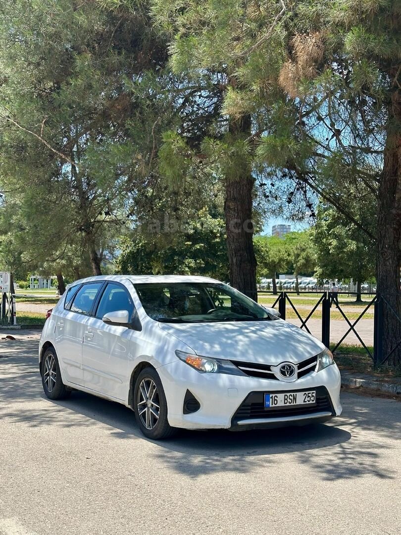 Sahibinden Toyota Auris 1.33 Life 2013 Model Bursa 186.000 km Beyaz 3