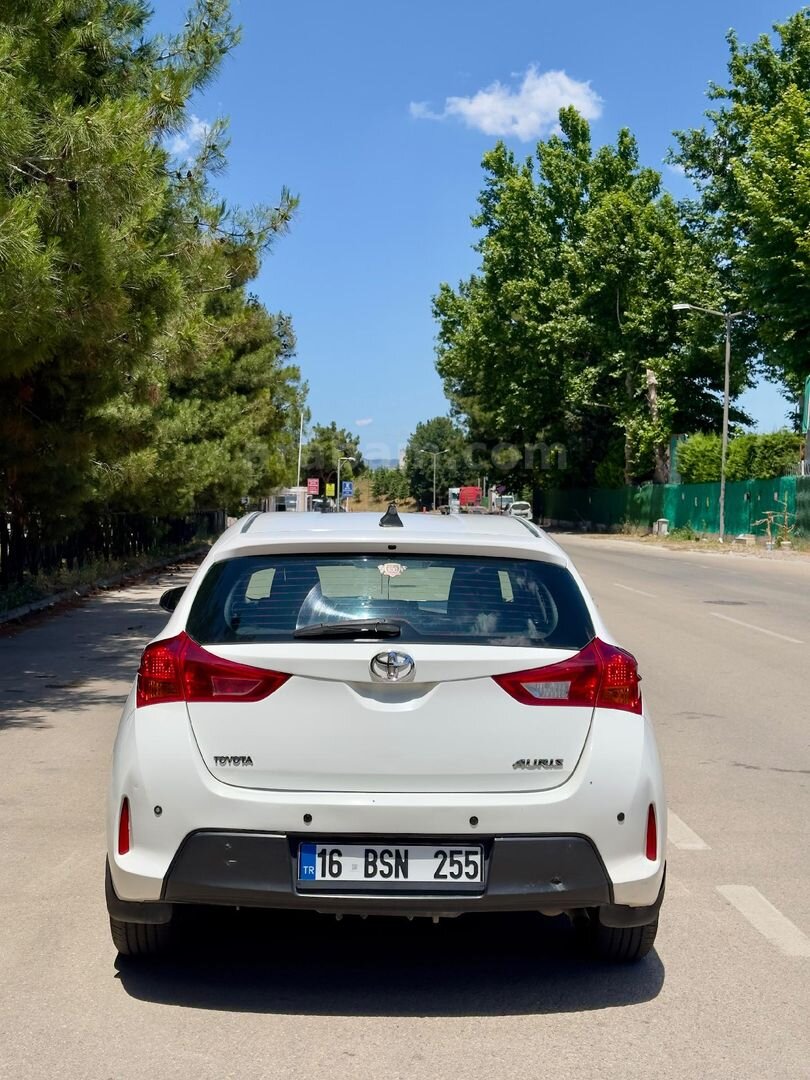 Sahibinden Toyota Auris 1.33 Life 2013 Model Bursa 186.000 km Beyaz 5