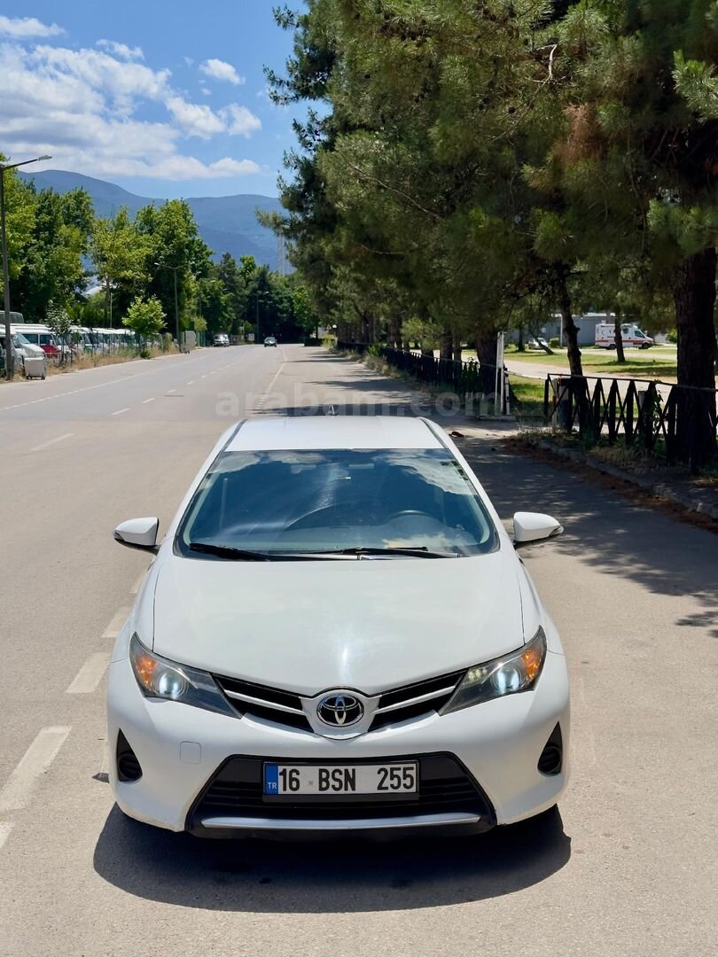 Sahibinden Toyota Auris 1.33 Life 2013 Model Bursa 186.000 km Beyaz 4