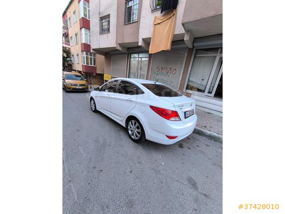 Sahibinden Hyundai Accent Blue 1.6 CRDI Mode Plus 2017 Model  160.000 km Beyaz