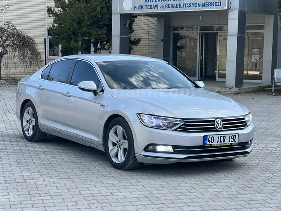 Galeriden Volkswagen Passat 1.6 TDi BlueMotion Comfortline 2015 Model Kırşehir 165.000 km Gri (Gümüş)