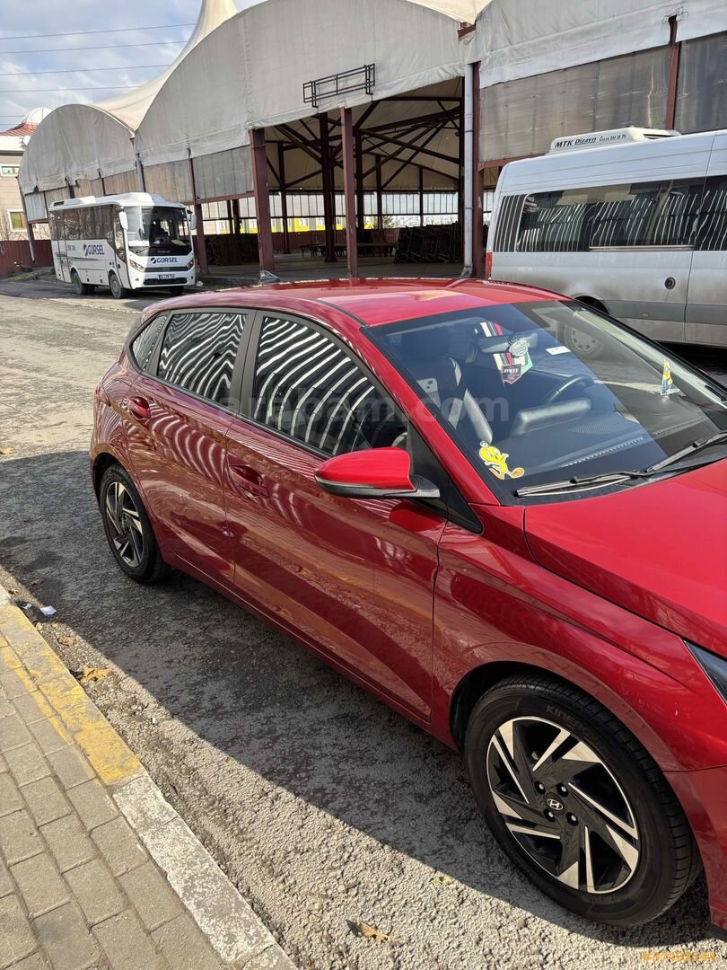 Sahibinden Hyundai i20 Active 1.4 MPi Elite Smart 2023 Model İstanbul 20.000 km Kırmızı 3