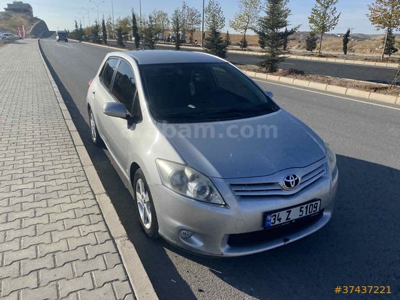 Sahibinden Toyota Auris 1.6 Comfort Extra 2012 Model 