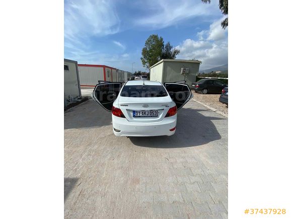 Sahibinden Hyundai Accent Blue 1.6 CRDI Prime 2012 Model 
