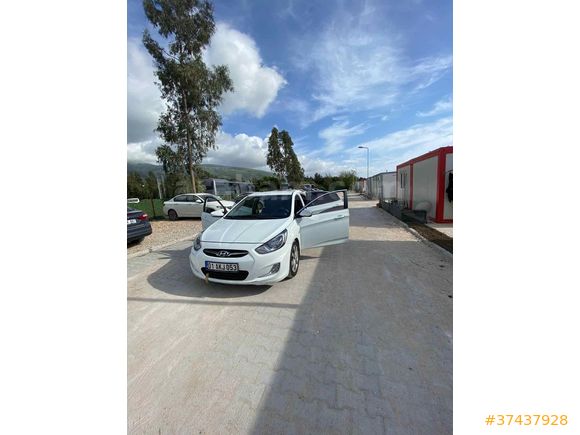 Sahibinden Hyundai Accent Blue 1.6 CRDI Prime 2012 Model 