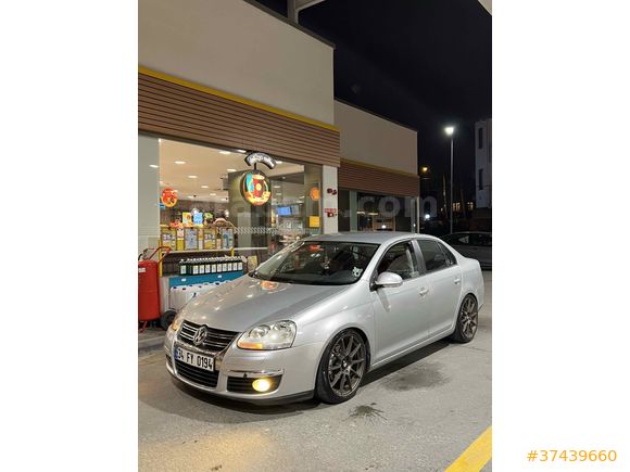 Sahibinden Volkswagen Jetta 1.6 Tour 2009 Model  277.000 km Gri (Gümüş)