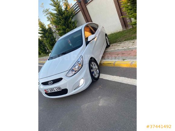 Sahibinden Hyundai Accent Blue 1.6 CRDI Mode 2018 Model Beyaz