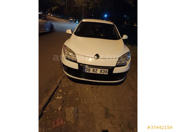 Sahibinden Renault Megane 1.6 Touch 2012 Model