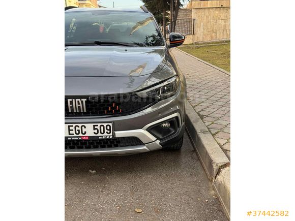 Sahibinden Fiat Egea Cross 1.4 Fire Limited 2024 Model  27.200 km Gri