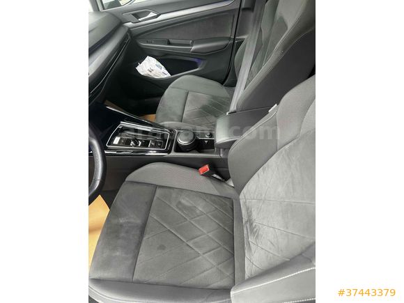 Sahibinden Volkswagen Golf 1.5 eTSI Style 2023 Model 