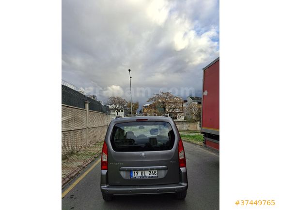 2011 MODEL 120.000 KM'DE  PEUGEOT PARTNER PREMİUM PACK