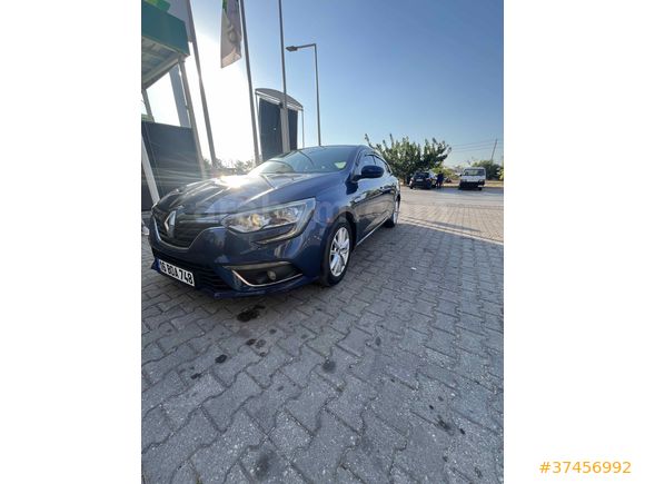 Sahibinden Renault Megane 1.5 dCi Touch Plus 2017 Model  240.000 km Lacivert