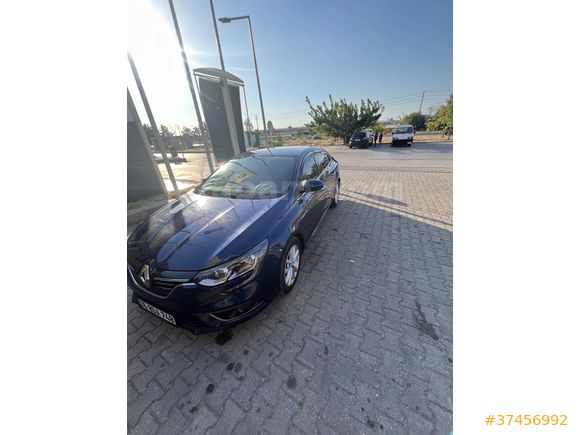 Sahibinden Renault Megane 1.5 dCi Touch Plus 2017 Model  240.000 km Lacivert