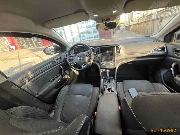 Sahibinden Renault Megane 1.5 dCi Touch Plus 2017 Model  240.000 km Lacivert