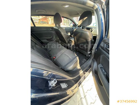 Sahibinden Renault Megane 1.5 dCi Touch Plus 2017 Model  240.000 km Lacivert