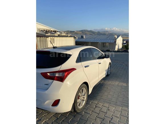 Düşük km tek değişenli i30 