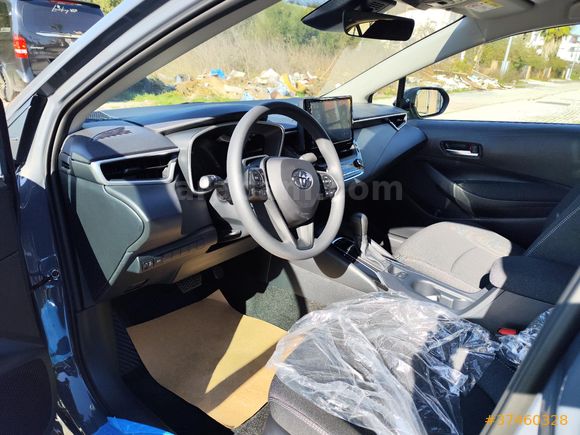Sahibinden Toyota Corolla 1.5 Vision Plus 26' Model Antalya