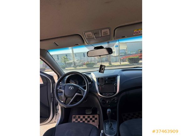 Sahibinden Hyundai Accent Blue 1.6 CRDI Mode Plus 2015 Model 