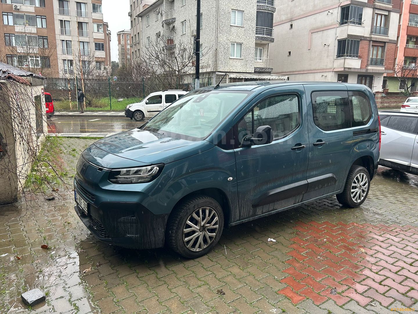 FİAT DOBLO COMBİ 1.5 BLUEHDİ EASY 2025 MODEL İSTANBUL 6.100 KM MAVİ