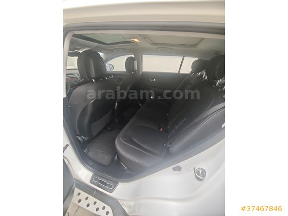 Sahibinden  en dolusu  Hatasız Kia Sportage 1.6 GDI Concept Plus 2014 Model  130.000 km Beyaz