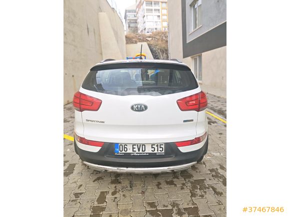 Sahibinden  en dolusu  Hatasız Kia Sportage 1.6 GDI Concept Plus 2014 Model  130.000 km Beyaz