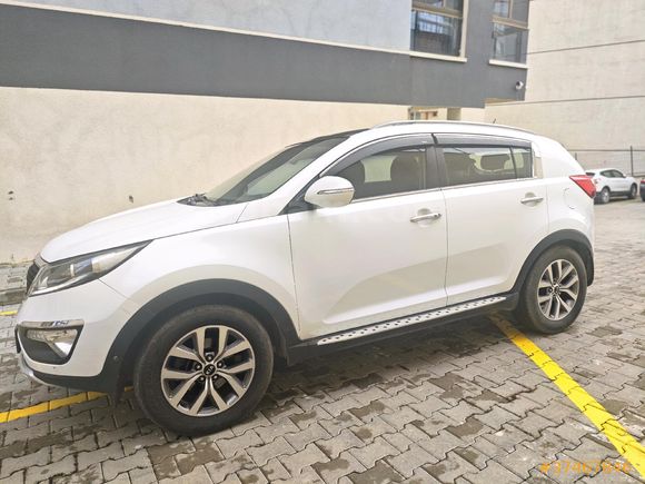 Sahibinden  en dolusu  Hatasız Kia Sportage 1.6 GDI Concept Plus 2014 Model  130.000 km Beyaz