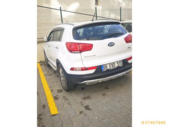 Sahibinden  en dolusu  Hatasız Kia Sportage 1.6 GDI Concept Plus 2014 Model  130.000 km Beyaz