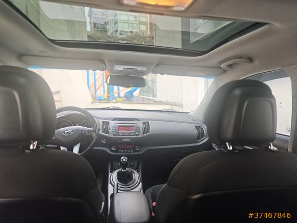 Sahibinden  en dolusu  Hatasız Kia Sportage 1.6 GDI Concept Plus 2014 Model  130.000 km Beyaz