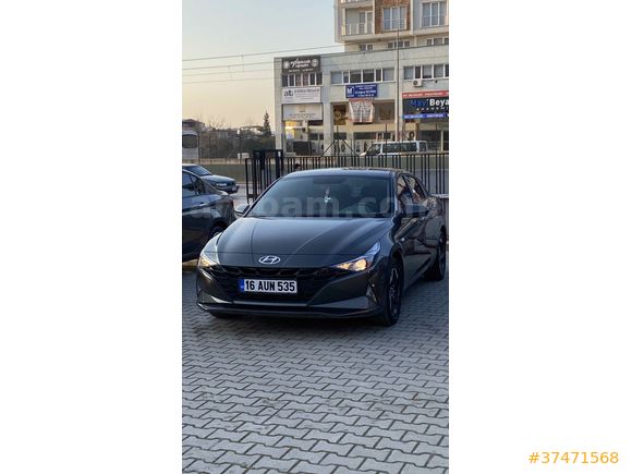 Sahibinden Hyundai Elantra 1.6 MPI Style Comfort 2022 Model  70.000 km Füme