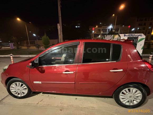  Renault Clio 2011 Model  165.000 km 